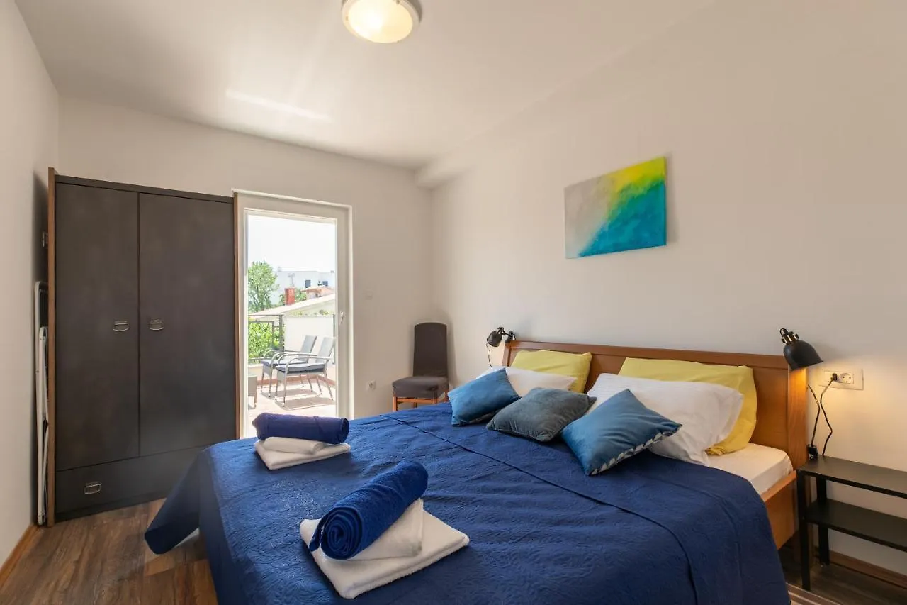 Apartments Korana Pula 0*,  Croatia