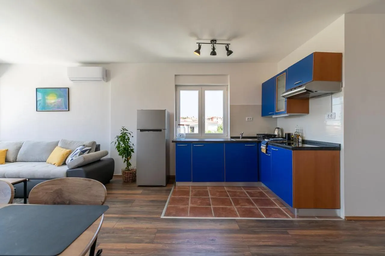 Apartments Korana Pula 0*,  Croatia