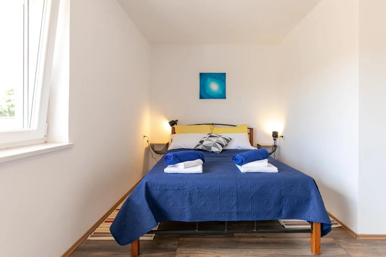 Apartments Korana Pula 0*,  Croatia