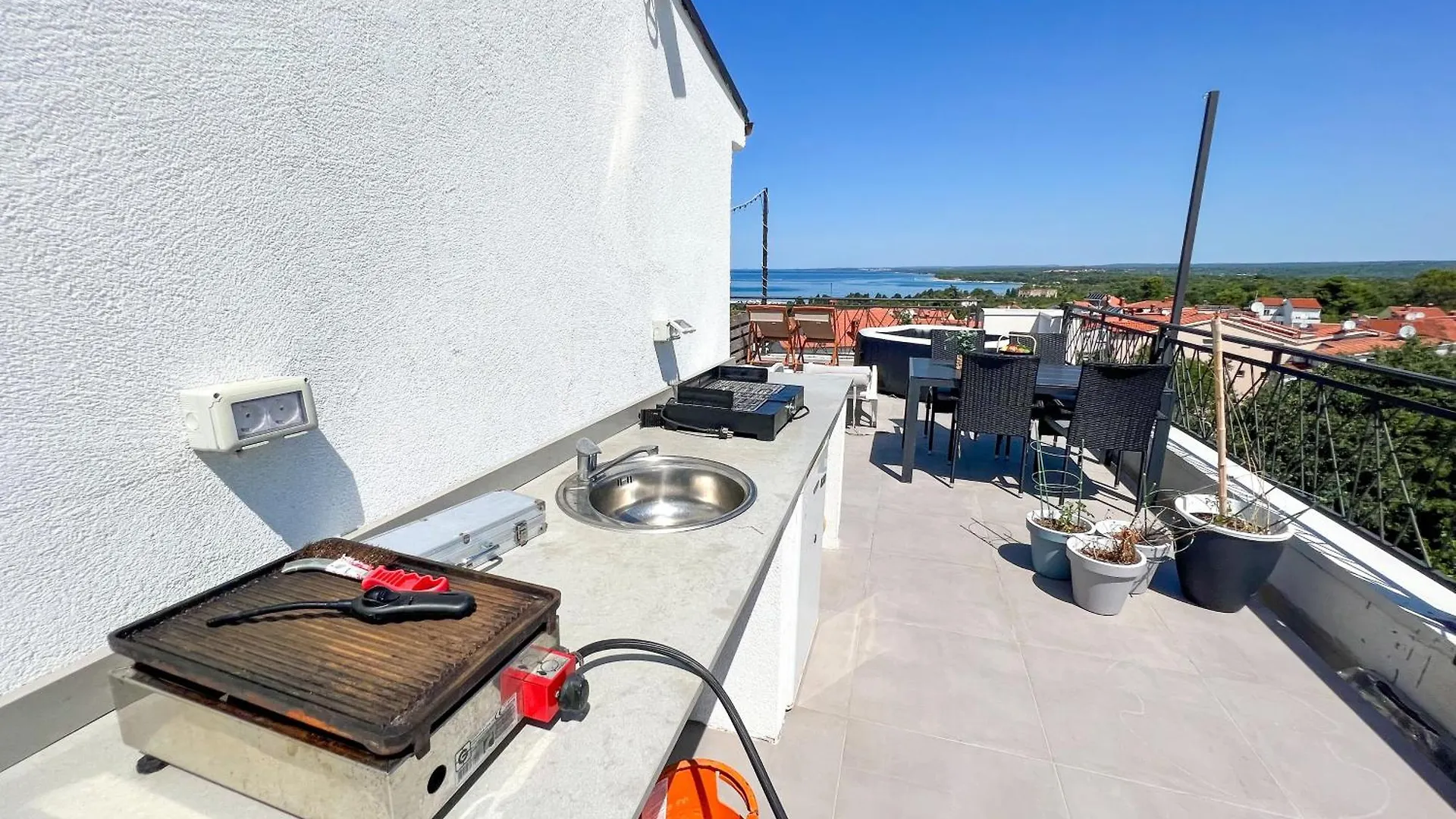 Apartments Korana Pula 0*,  Croatia