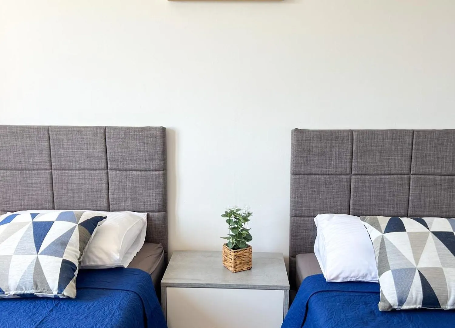 Apartments Korana Pula 0*,